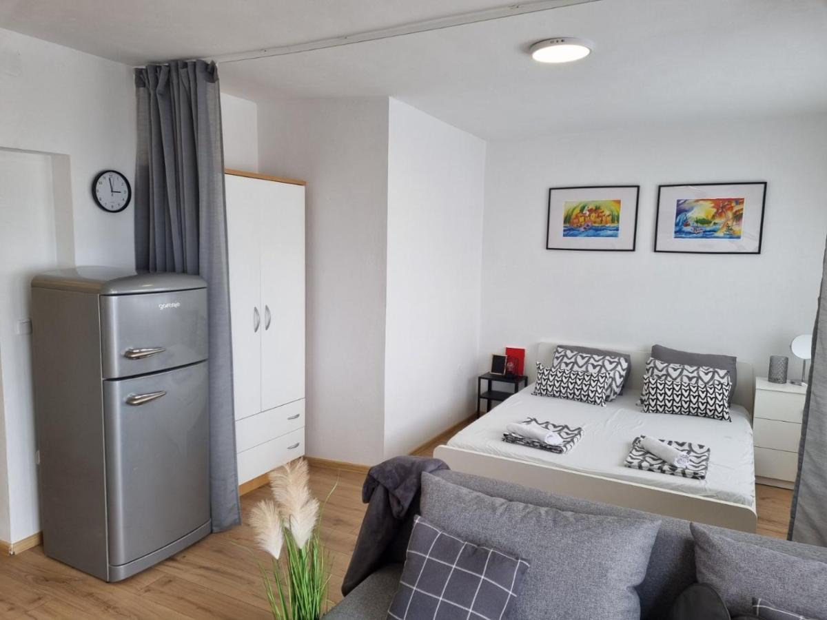Apartmani Mali Selce Exterior foto